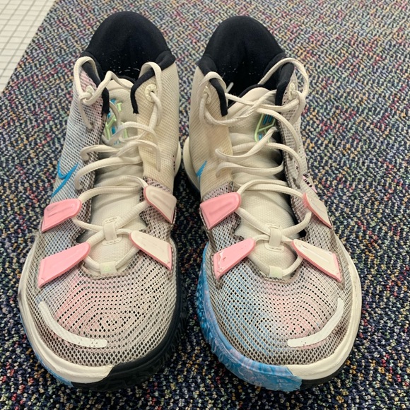 Kyrie 7 Size 13 - Picture 4 of 5